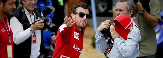 La conquista del mundo arranca con elogios entre Vettel y Alonso