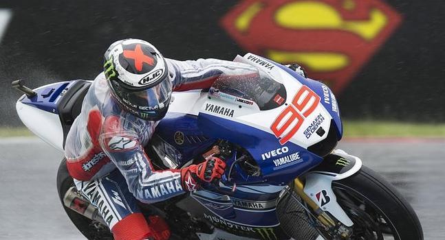 Lorenzo se rompe la clavcula en los entrenamientos de Assen