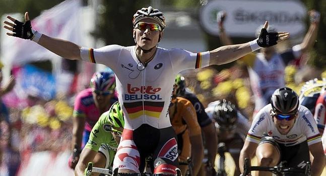 Cavendish se cae, Greipel gana 