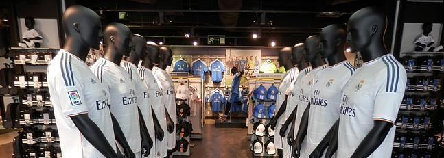 La tienda oficial del Madrid le hace la alineacin titular a Ancelotti 