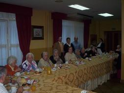 Desayuno navideo para los ancianos en El Puerto