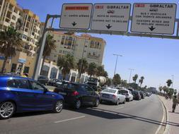 La Polica Nacional mantiene la huelga de celo en la frontera de Gibraltar