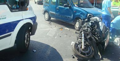 Fallece un motorista en la calle Algeciras al colisionar con una furgoneta