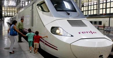 El nuevo tren Alvia que une Cdiz y Madrid se estrena con 38 minutos de retraso