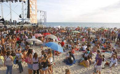 Colas para el concierto de Bisbal en la Victoria tras el xito rotundo de Carlos Baute y OT