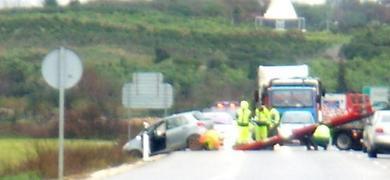 La intensa lluvia provoca un accidente en Chiclana