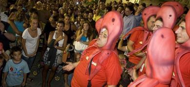 El nuevo carnaval de verano aprueba pero necesita mejorar