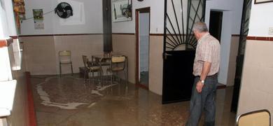 La lluvia corta la lnea de tren entre Sevilla y Cdiz