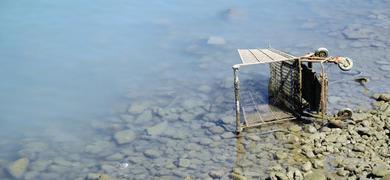 Un vertedero con vistas al mar