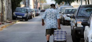 Los vecinos de Cortadura quieren que se vaya la indigente violenta