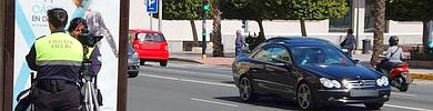 La Polica Local coloca un radar en la Avenida