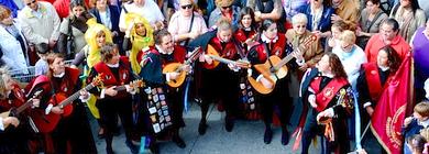 La marea tuna toma el centro de la ciudad