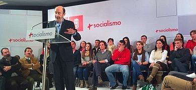 Rubalcaba se rene con los socialistas gaditanos