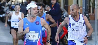 Carlos Cepero se impone en la Media Maratn Baha de Cdiz