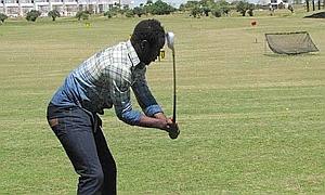 Los jugadores del Cdiz se divierten jugando al golf