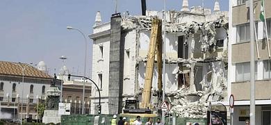 El derribo de la Comandancia de Marina da una nueva cara a la Plaza de Sevilla