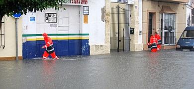 Los bomberos realizan ms de 70 actuaciones por inundaciones en la provincia