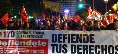 Miles de personas protestan en Cdiz contra los recortes de las pensiones