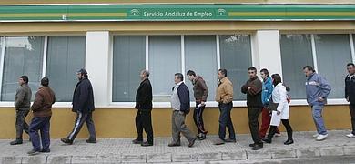 La cada de ingresos coloca a 600.000 gaditanos en situacin de precariedad