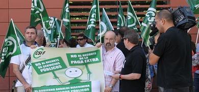 Los delegados de CSIF se concentran contra los recortes de la Junta