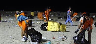 Unas 300 personas limpiarn la playa Victoria y sus aledaos tras la celebracin de las barbacoas del Carranza