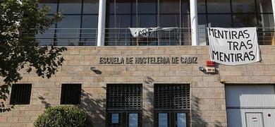 Encierro en la Escuela de Hostelera pese a las promesas de la Junta