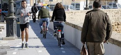 El carril bici de la ciudad sigue sin salir de los despachos