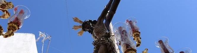 El sol ilumina el Lunes Santo gaditano e inunda las calles del fervor de sus fieles