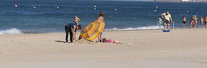 El levante devuelve la normalidad a la playa