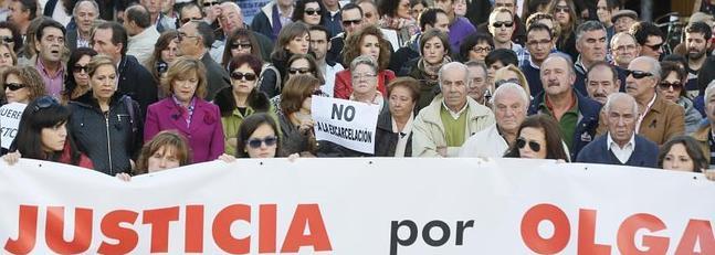 Seiscientas personas se oponen en Villaln a la libertad del asesino de Olga Sangrador