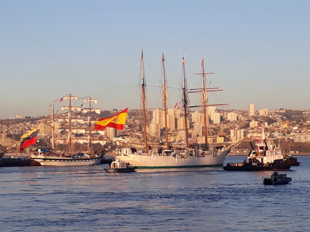 El buque escuela de la Armada atracado en el puerto chileno. Foto: Armada Española